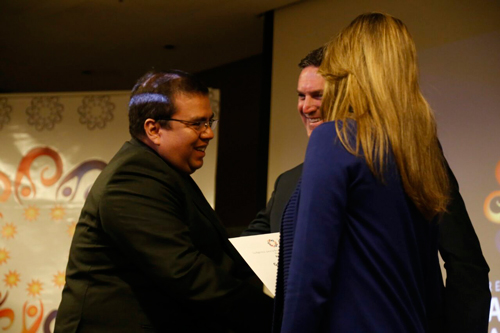 Gobernador del Cauca recibe reconocimiento por su trabajo en favor de la PAZ Gobernador del Cauca recibe reconocimiento por su trabajo en favor de la PAZ