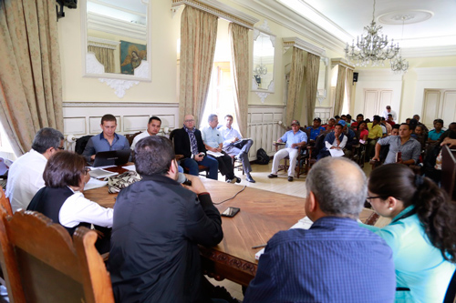 Gobernación y campesinos del Cauca se reúnen para cumplir compromisos