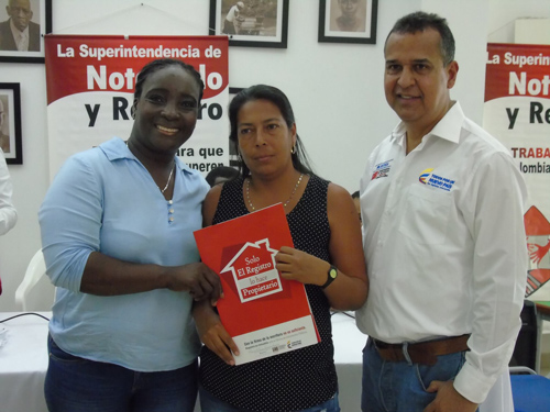 64 familias de Villa Rica son dueñas de sus casas 64 familias de Villa Rica son dueñas de sus casas