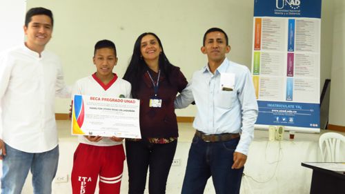 ESTUDIANTES DE INZÁ RECIBEN BECAS EN UNAD