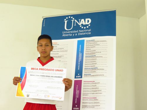 ESTUDIANTES DE INZÁ RECIBEN BECAS EN UNAD