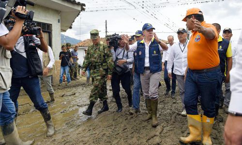 Presidente lidera acción de emergencia por avalancha Presidente lidera acción de emergencia por avalancha