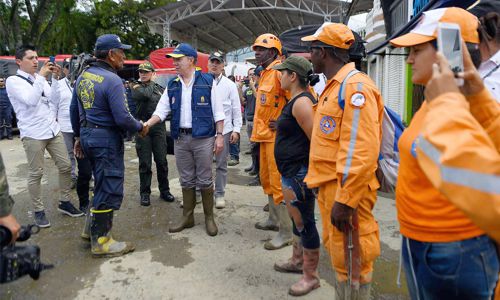 Presidente lidera acción de emergencia por avalancha Presidente lidera acción de emergencia por avalancha