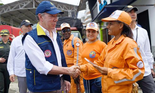 Presidente lidera acción de emergencia por avalancha Presidente lidera acción de emergencia por avalancha
