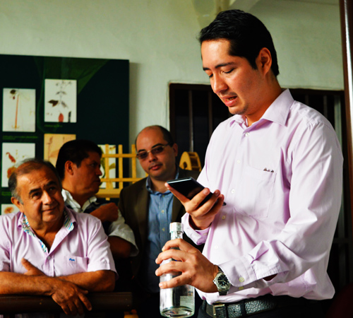 ¡Aprenda a identificar el licor adulterado a través de su celular! ¡Aprenda a identificar el licor adulterado a través de su celular!