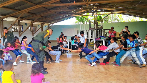 Recreación a la infancia y adolescencia en Navidad