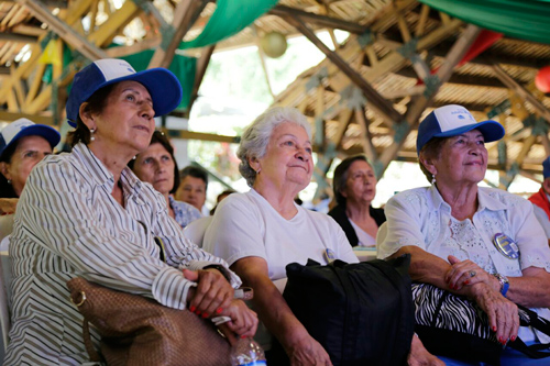 Celebración Día Internacional del Adulto Mayor con sabor a caña Celebración Día Internacional del Adulto Mayor con sabor a caña