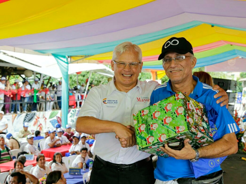 Celebración del Día Internacional del Adulto Mayor con sabor a caña Celebración del Día Internacional del Adulto Mayor con sabor a caña