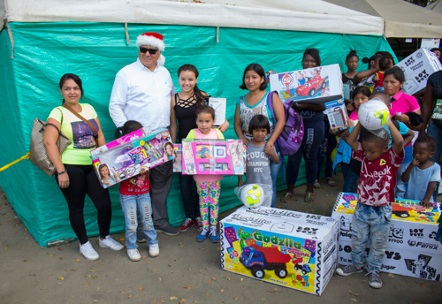 La Cabaña entregó más de 7 mil regalos a niños del norte del Cauca La Cabaña entregó más de 7 mil regalos a niños del norte del Cauca