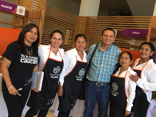 Mujeres víctimas lideran Feria Empresarial en Popayán Mujeres víctimas lideran Feria Empresarial en Popayán