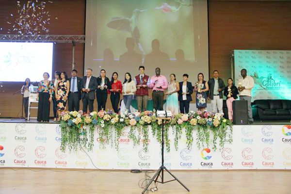 CRC reconoció proyectos ambientales con "Colibrí Dorado"