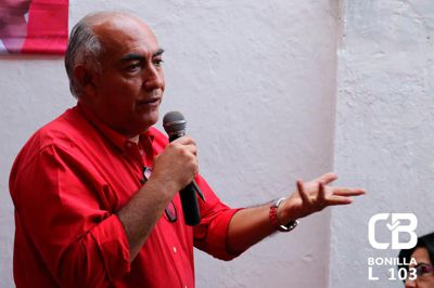 Actos vandálicos contra vallas publicitarias en Puerto Tejada