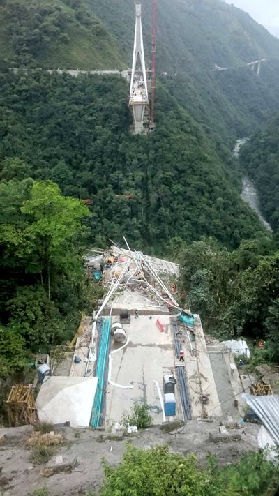 Al menos siete muertos deja desplome de puente Chirajara