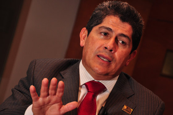 Nuevamente investigan a director de Fedemunicipios
