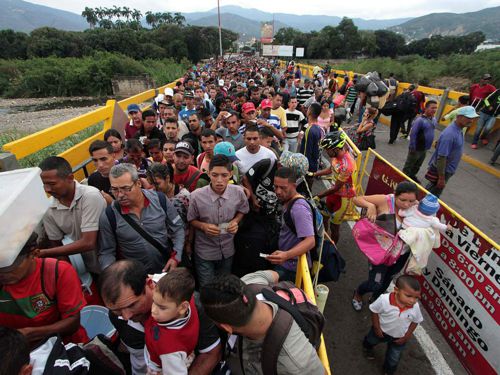 ATAJANDO VENEZOLANOS