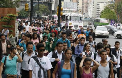 ¿La clase media le juega al centro?