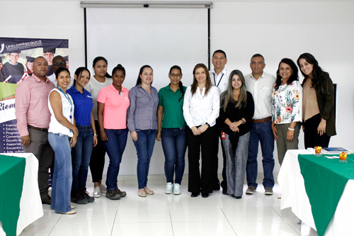 Unicomfacauca trabaja de la mano del sector productivo del Departamento Unicomfacauca trabaja de la mano del sector productivo del Departamento