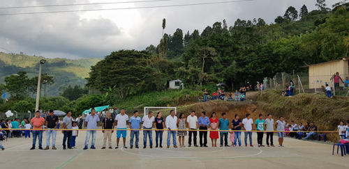 Se inauguró la cancha multifuncional de la vereda Las Cruces Se inauguró la cancha multifuncional de la vereda Las Cruces