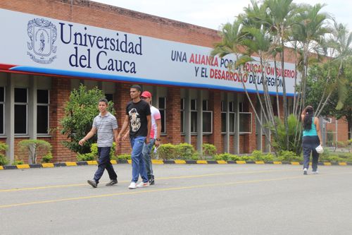 “Tomarse la vía es desproporcionado”: rector Diago