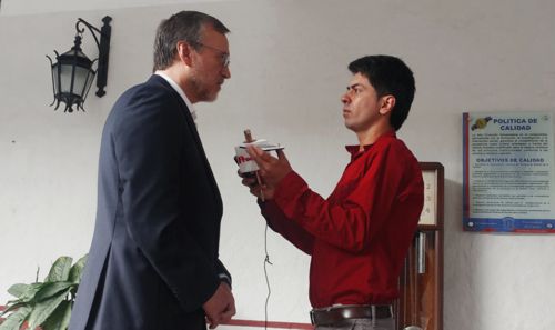 “Tomarse la vía es desproporcionado”: rector Diago