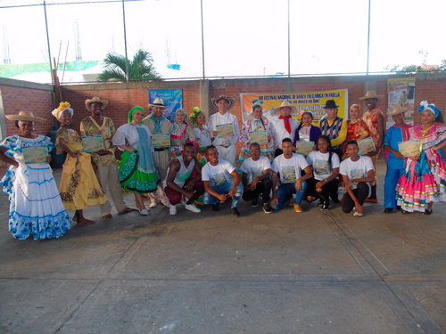 En Villa Rica se cumplió el Tercer Festival de Danza Folclórica en Parejas “LA PAZ SE DANZA EN DOS” En Villa Rica se cumplió el Tercer Festival de Danza Folclórica en Parejas “LA PAZ SE DANZA EN DOS”