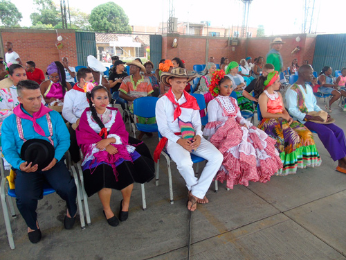 En Villa Rica se cumplió el Tercer Festival de Danza Folclórica en Parejas “LA PAZ SE DANZA EN DOS” En Villa Rica se cumplió el Tercer Festival de Danza Folclórica en Parejas “LA PAZ SE DANZA EN DOS”