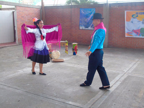 En Villa Rica se cumplió el Tercer Festival de Danza Folclórica en Parejas “LA PAZ SE DANZA EN DOS” En Villa Rica se cumplió el Tercer Festival de Danza Folclórica en Parejas “LA PAZ SE DANZA EN DOS”