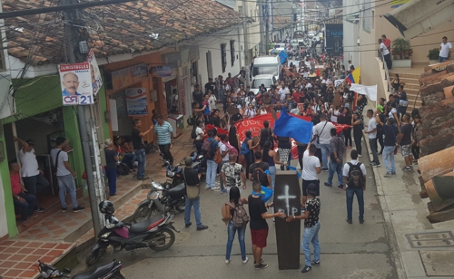 Marcha por la defensa de la educación pública superior