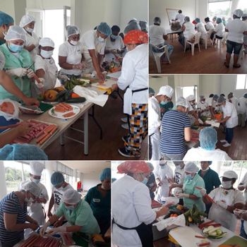 Jóvenes y mujeres aprenden alta cocina Jóvenes y mujeres aprenden alta cocina
