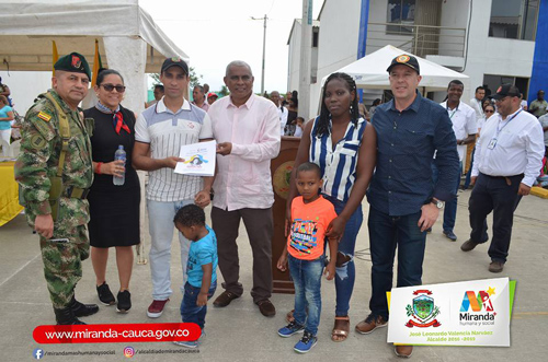 Entregan 207 viviendas gratuitas en Miranda
