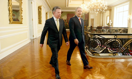 Breve recorrido del presidente Juan Manuel Santos y el presidente electo, Iván Duque, este jueves por la Casa de Nariño. Foto: Nelson Cárdenas - SIG