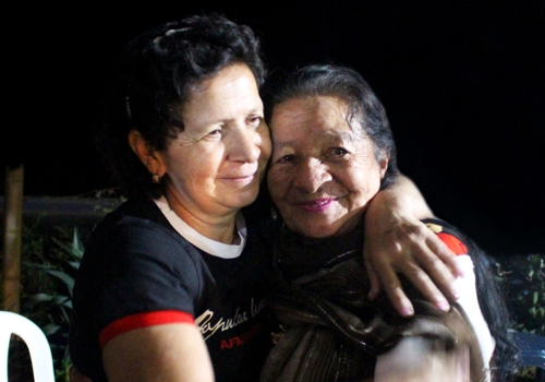 42 años de ausencia no debilitaron el amor filial 42 años de ausencia no debilitaron el amor filial