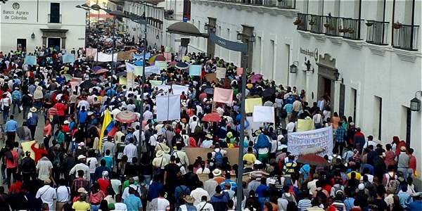 Campesinos denuncian abusos de autoridades indígenas
