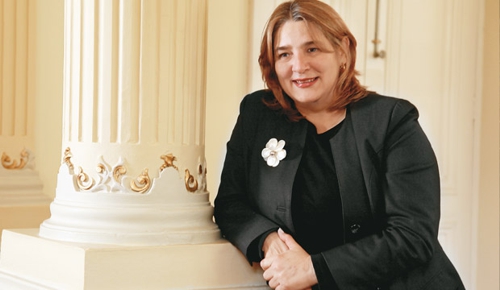 MARIANA LA MINISTRA ESTRELLA