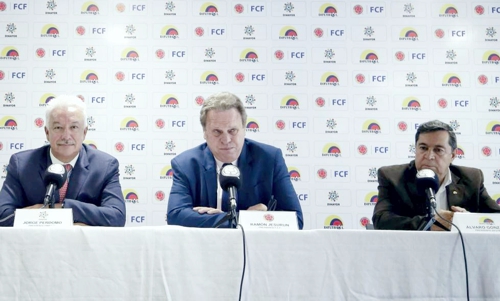 EL FÚTBOL DEBE IR AL BANQUILLO