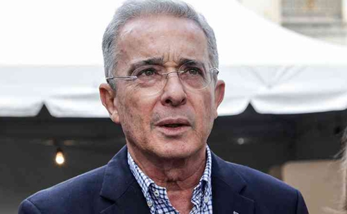 URIBE OTRA VEZ URIBE OTRA VEZ