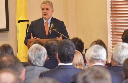 Mentiroso desde el principio Duque