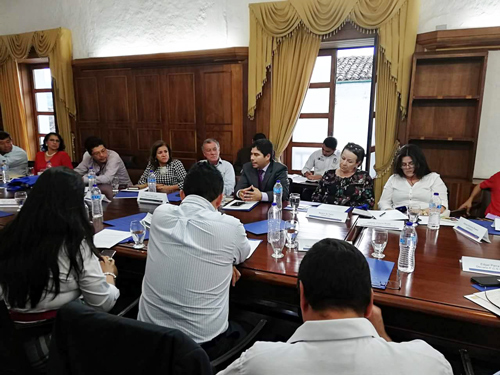 Licorera se enlaza con el sector productivo del Cauca