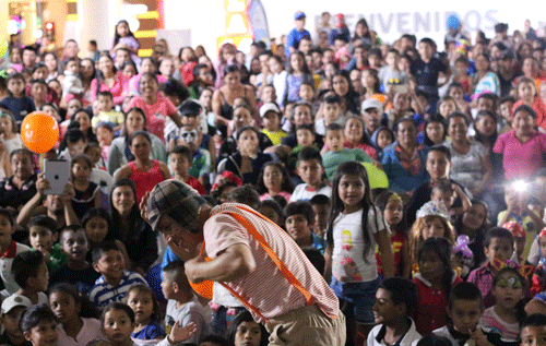 Niños y niñas aprendieron y jugaron en su día