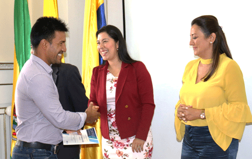 Rectores, Directores de Núcleo y Directores rurales de los 41 municipios del Cauca comprometidos con la calidad educativa Rectores, Directores de Núcleo y Directores rurales de los 41 municipios del Cauca comprometidos con la calidad educativa