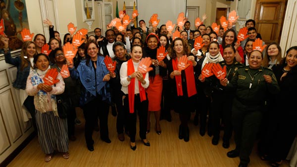 Homenaje a las mujeres víctimas de violencia Homenaje a las mujeres víctimas de violencia
