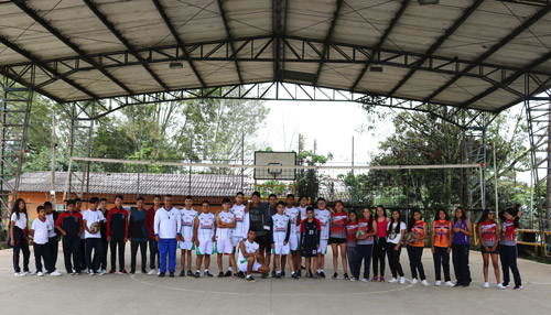 Jóvenes entrenan voleibol gracias al programa ‘Cancha llena’ de Comfacauca Jóvenes entrenan voleibol gracias al programa ‘Cancha llena’ de Comfacauca