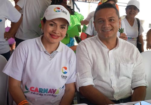 "Acá estamos mujeres de todo el departamento diciendo No más violencia" "Acá estamos mujeres de todo el departamento diciendo No más violencia"