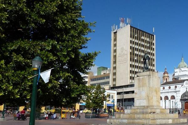 El hotel Agualongo obligado a cambiar de nombre