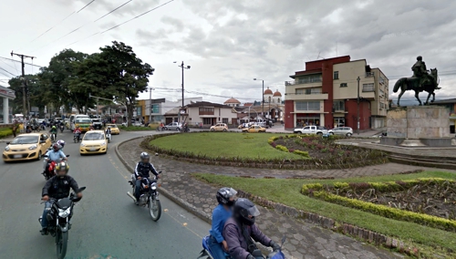 Glorieta de alto riesgo para peatones