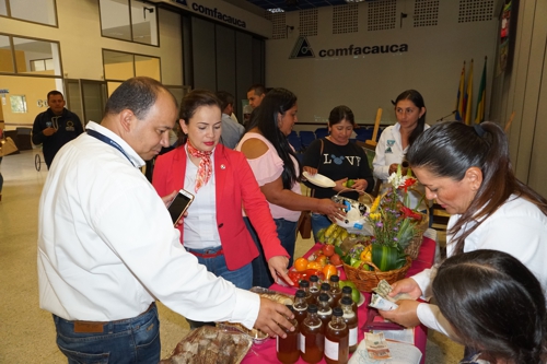 Mujeres emprendedoras del sur del Cauca crearon 400 nuevas empresas