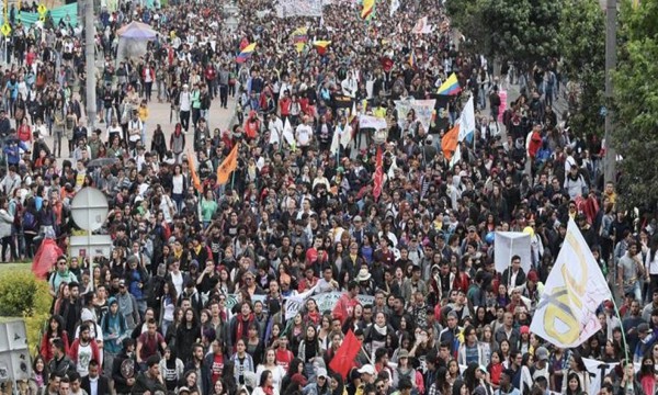 “Las masas han muerto”, que vivan “las masas” “Las masas han muerto” que vivan “las masas”