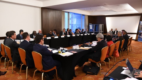 El Consejo de Seguridad se reunió con representantes de la Comisión de Paz del Senado El Consejo de Seguridad se reunió con representantes de la Comisión de Paz del Senado