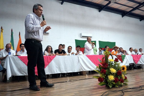 senador Luis Fernando Velasco senador Luis Fernando Velasco