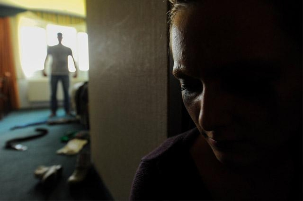Condenado y capturados por violencia intrafamiliar y actos sexuales con menor